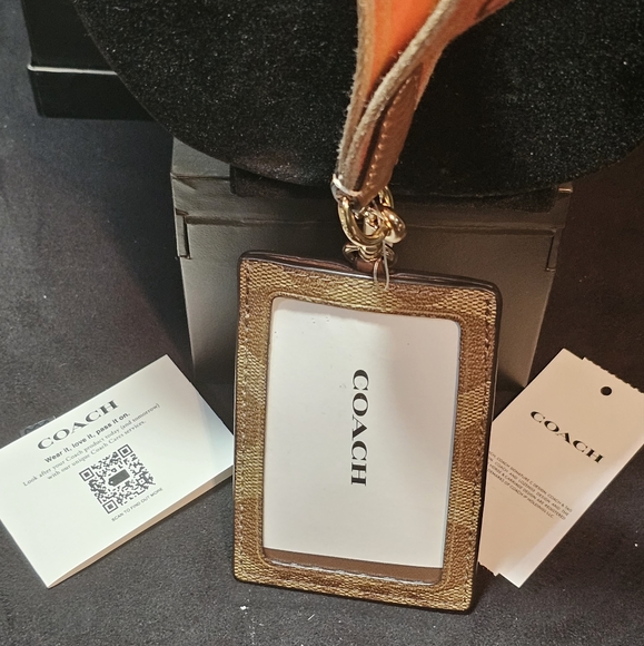 (UNISEX) COACH ID LANYARD IN SIGNATURE CANVAS (NWT) - Picture 4 of 14